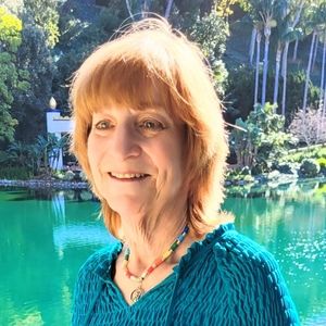 Meet your Posher, Debbie